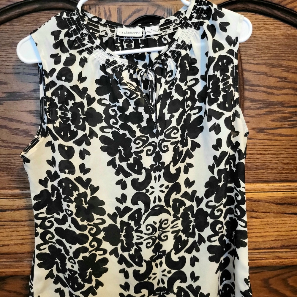 Sleeveless Blouse🌸